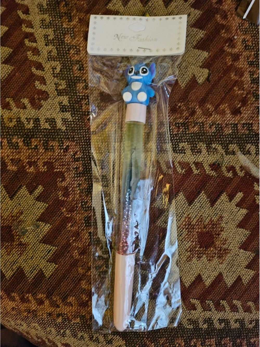 NEW - Stitch glitter filled ballpoint pen - NWT